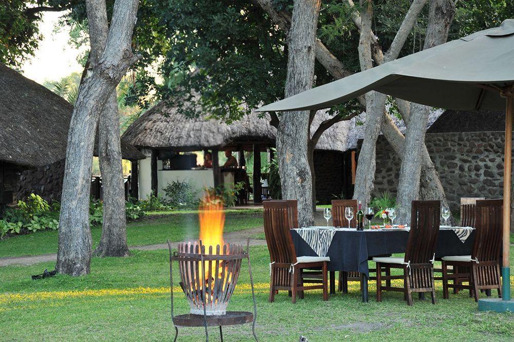 Three Cities Thorntree River Lodge Livingstone Ngoại thất bức ảnh